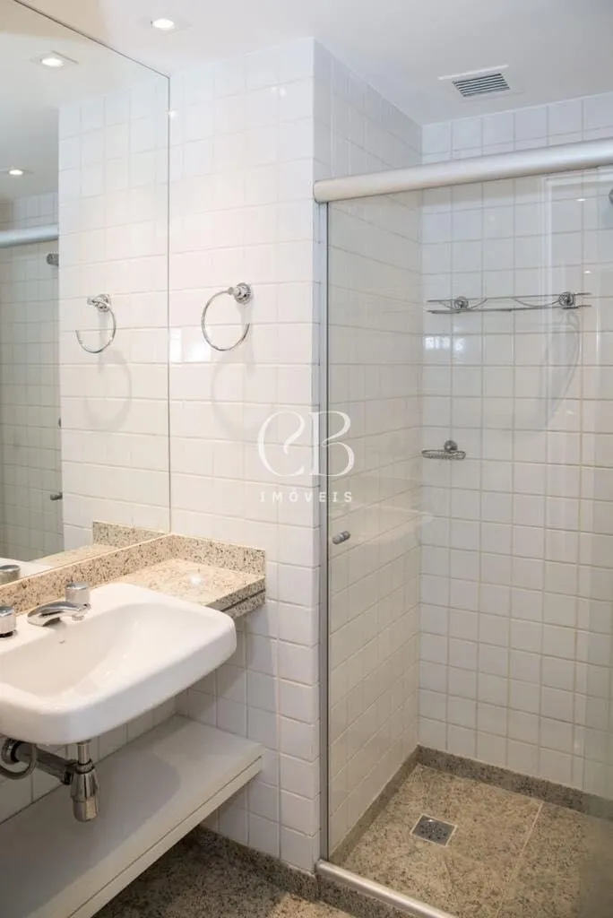Furnished apartment with 2 bedrooms and open kitchen — photo 35