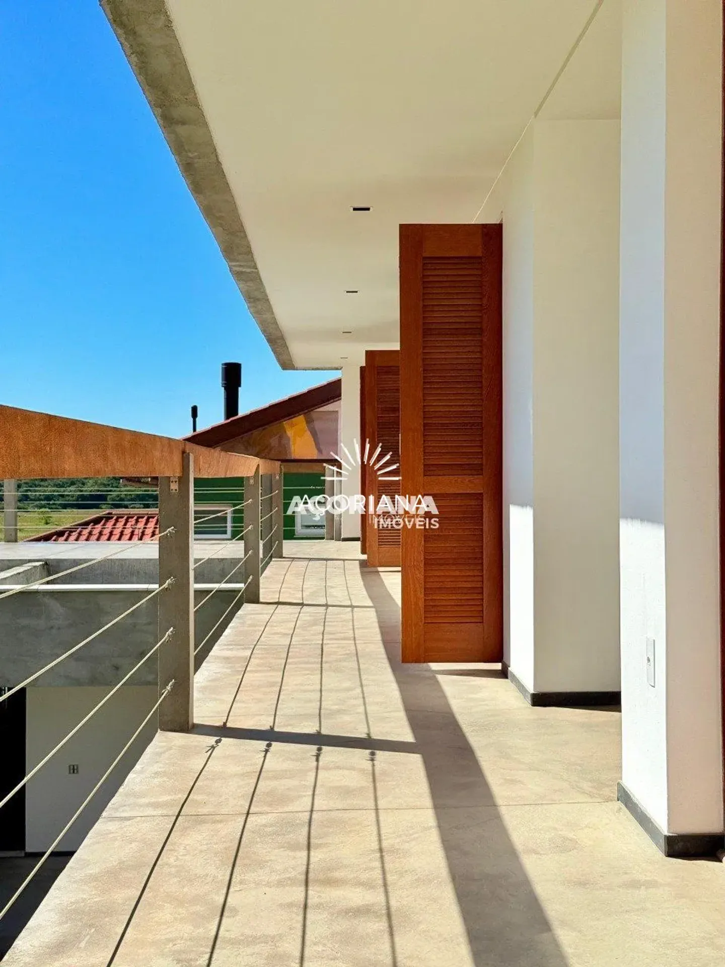 House with open-plan kitchen and 5 bedrooms over 558 m² — photo 33