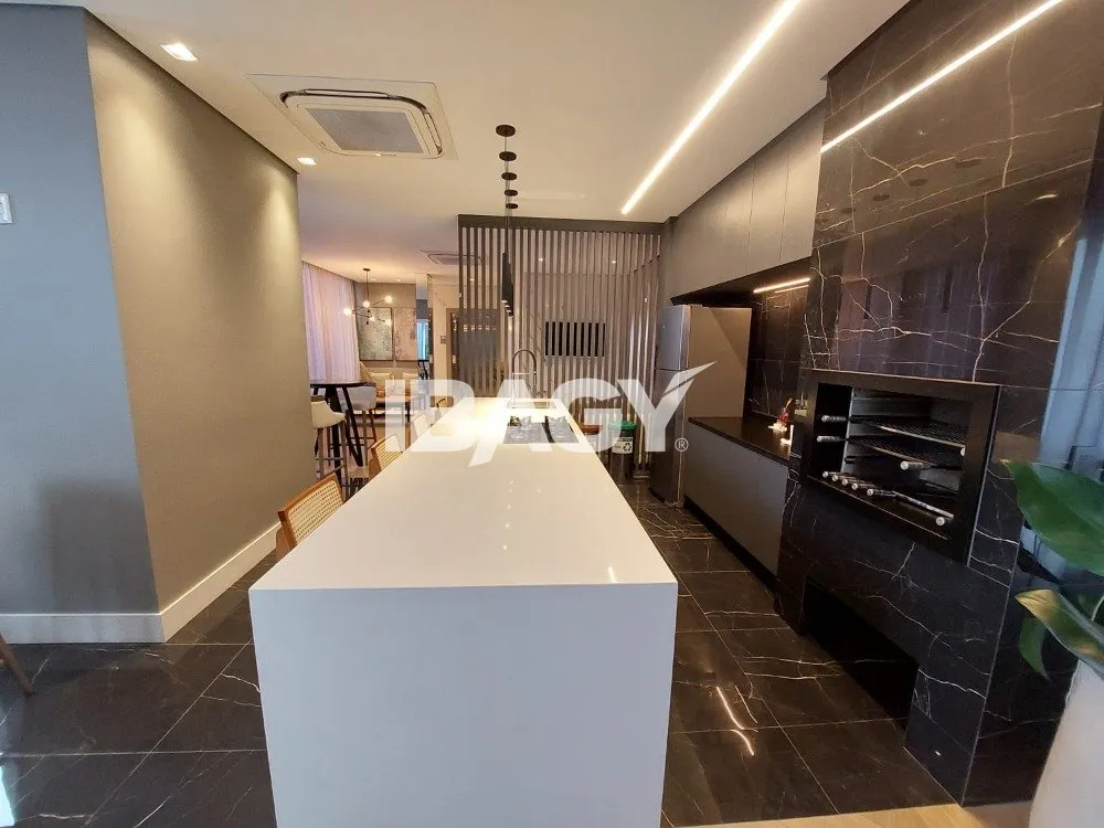 Furnished 133 m² apartment with 3 en-suite bedrooms — photo 11