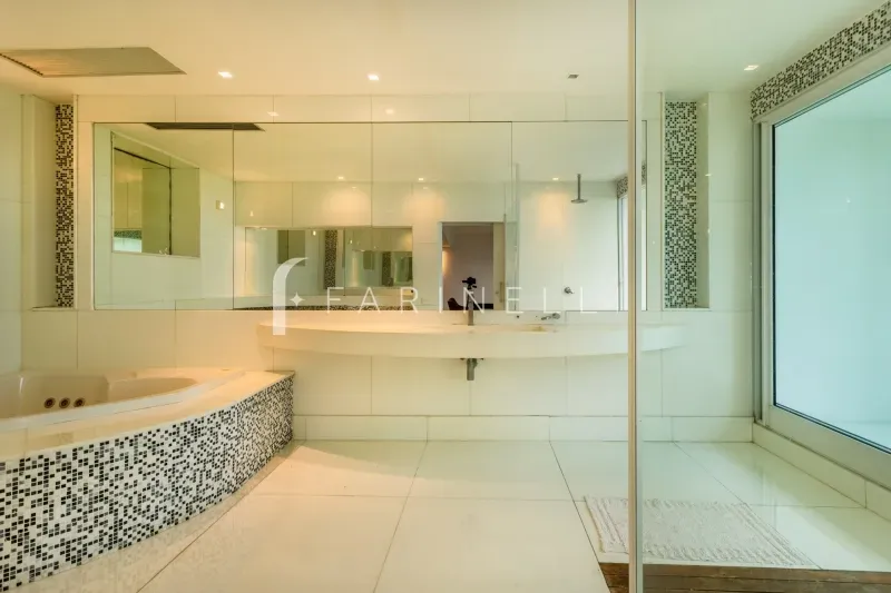 Furnished house with 5 bedrooms and open-plan kitchen — photo 65