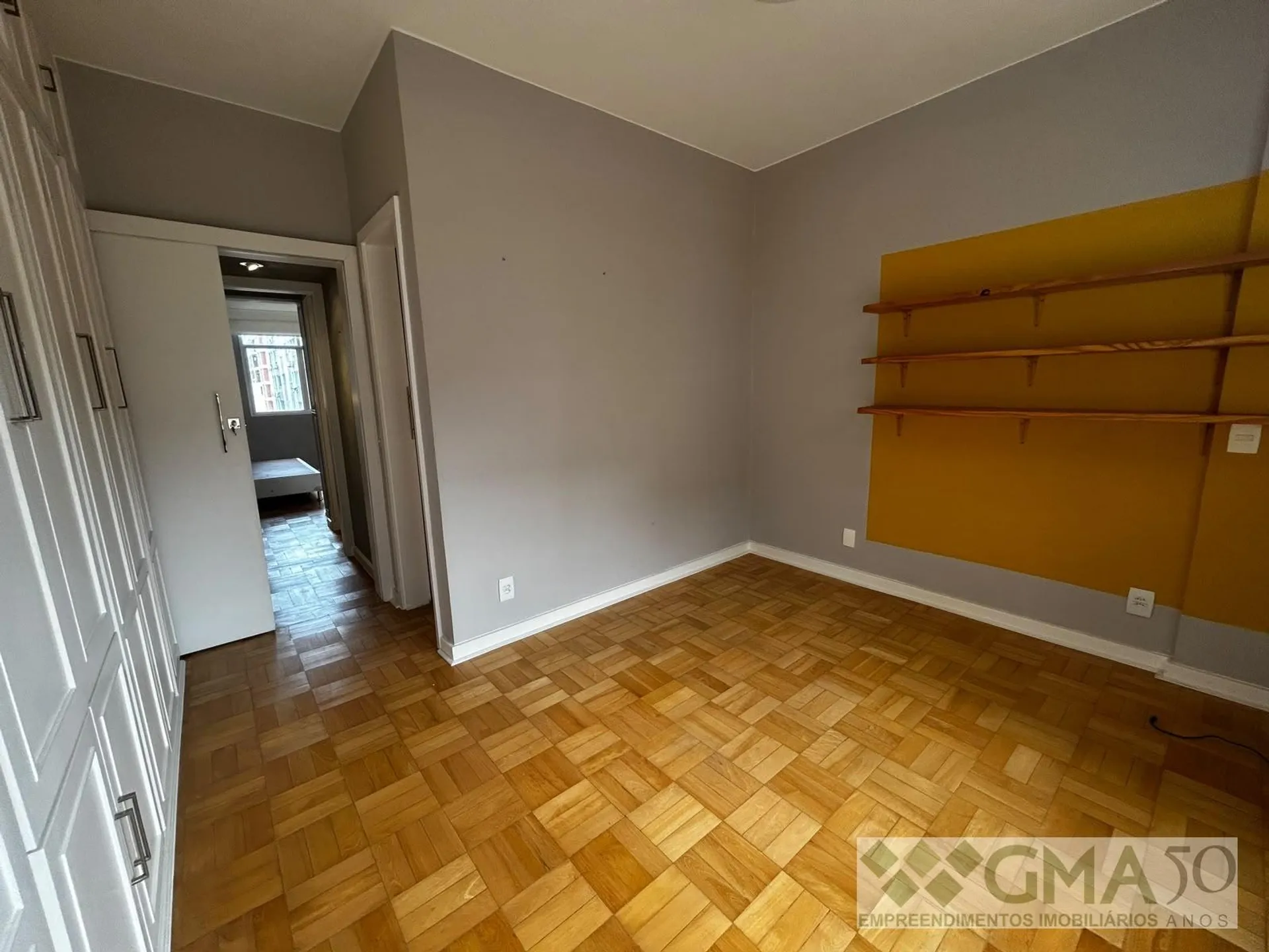 Рабочее место и 2 спальни: квартира 145 м² — photo 12
