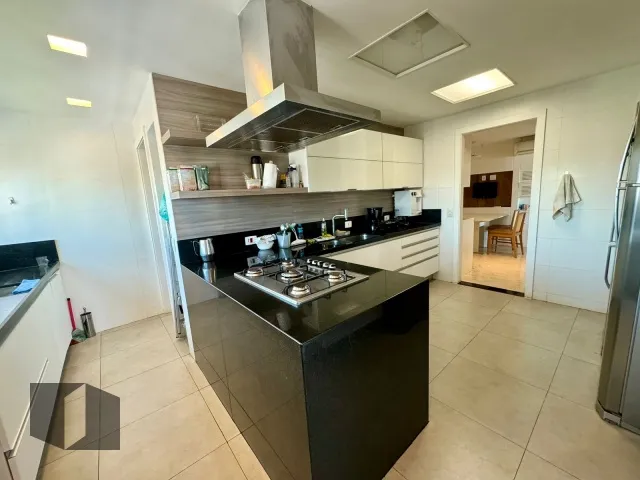Furnished penthouse apartment with 5 bedrooms and 5 baths — photo 43