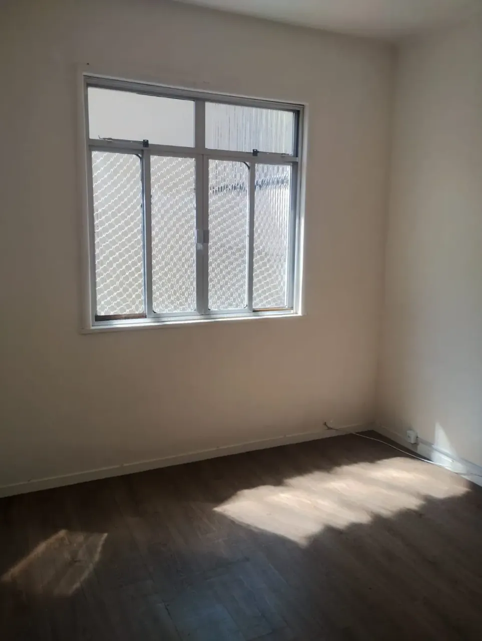 Unfurnished apartment with 2 bedrooms and a separate kitchen — photo 7