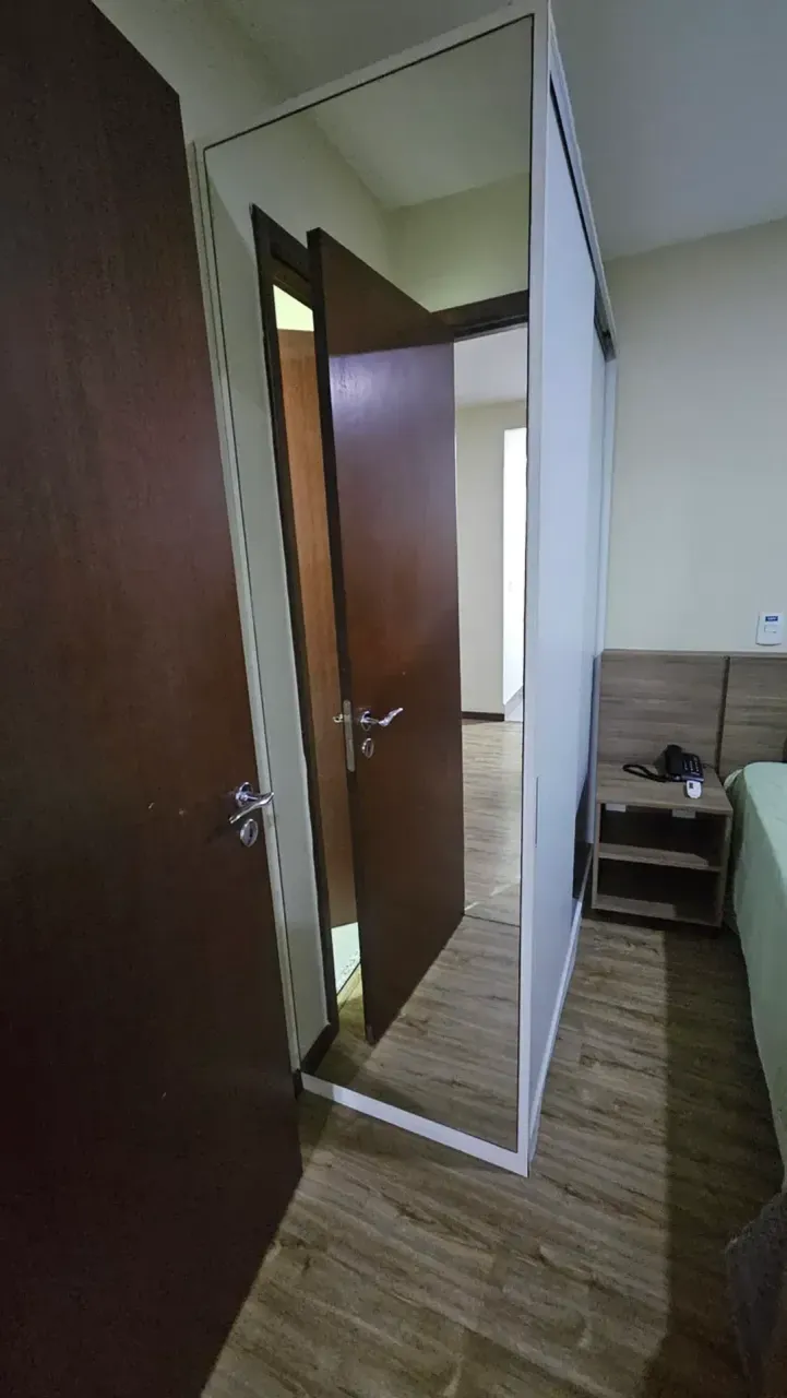 Furnished 1-bedroom apartment with open-plan kitchen — photo 19