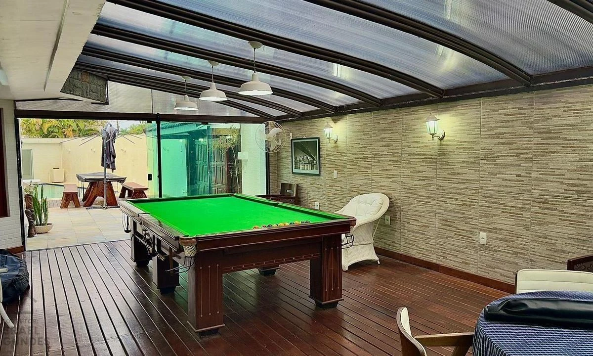Furnished house with 6 bedrooms and 6 parking spots — photo 27