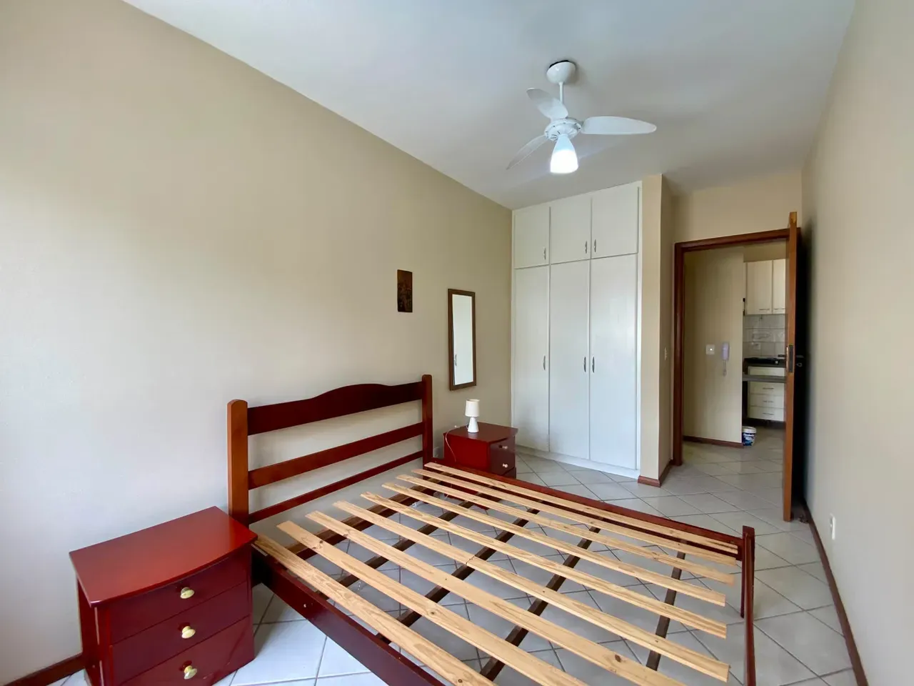 Квартира 50 м² с видом на воду и грилем на балконе — photo 4