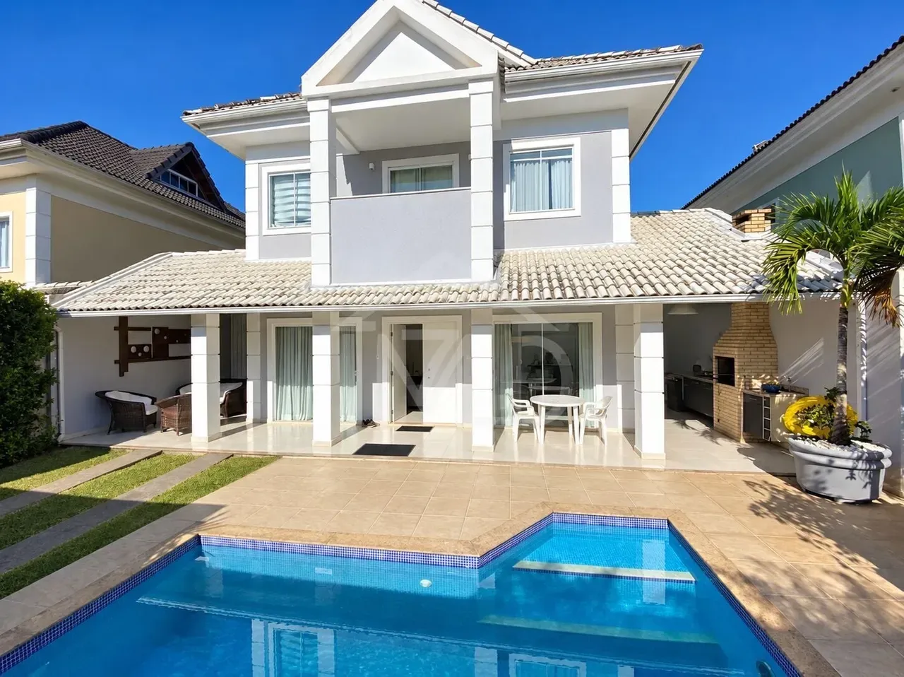 Furnished house, 530 m², with a jacuzzi — photo 12