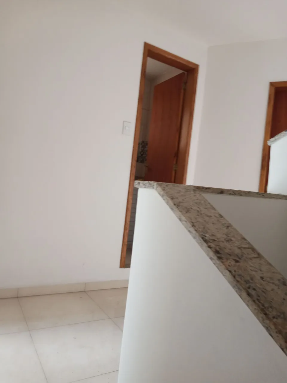 Balcony with a grill in a 3-bedroom house, 135 m² — photo 17