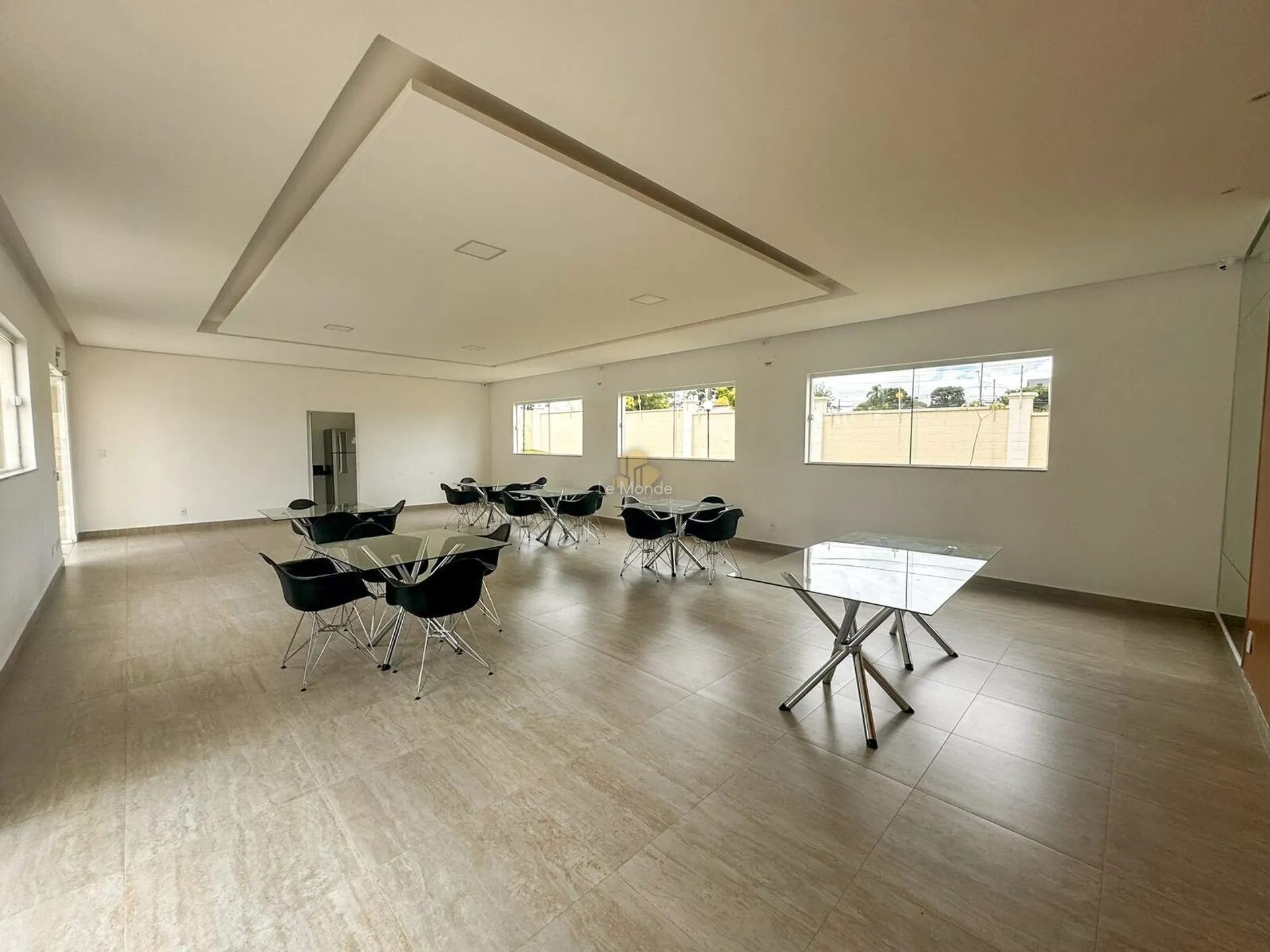 2-bedroom apartment with open-plan kitchen and gas stove — photo 46