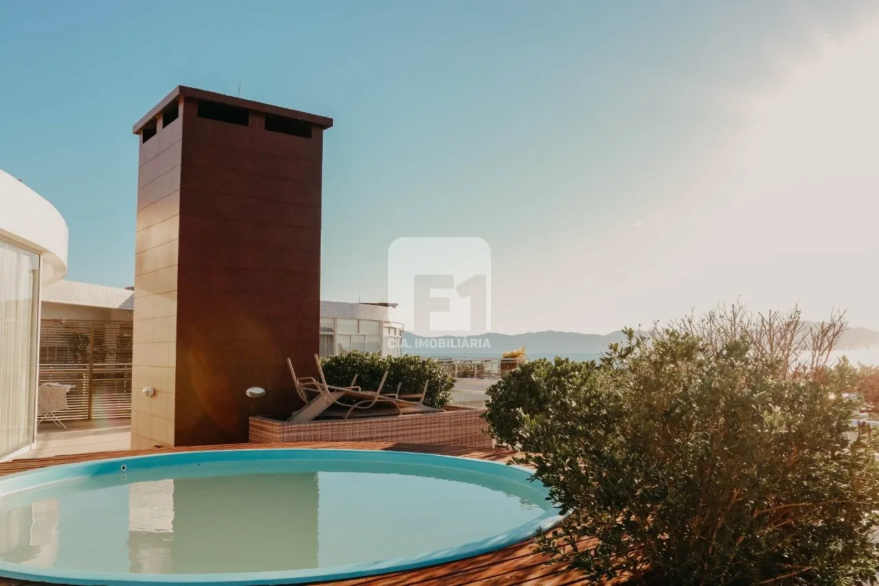 3-bedroom apartment with a private pool in Florianópolis — photo 35