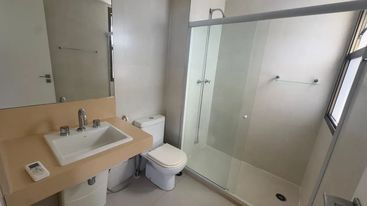 Rental apartment with 3 bedrooms and 4 bathrooms — photo 33