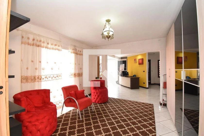 House with 5 bedrooms plus laundry with a washing machine — photo 6