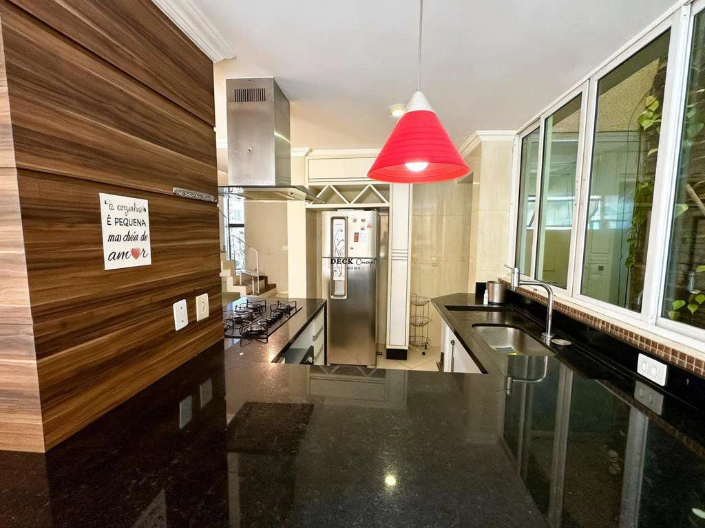 140 m² house with 3 bedrooms and 2 parking spots