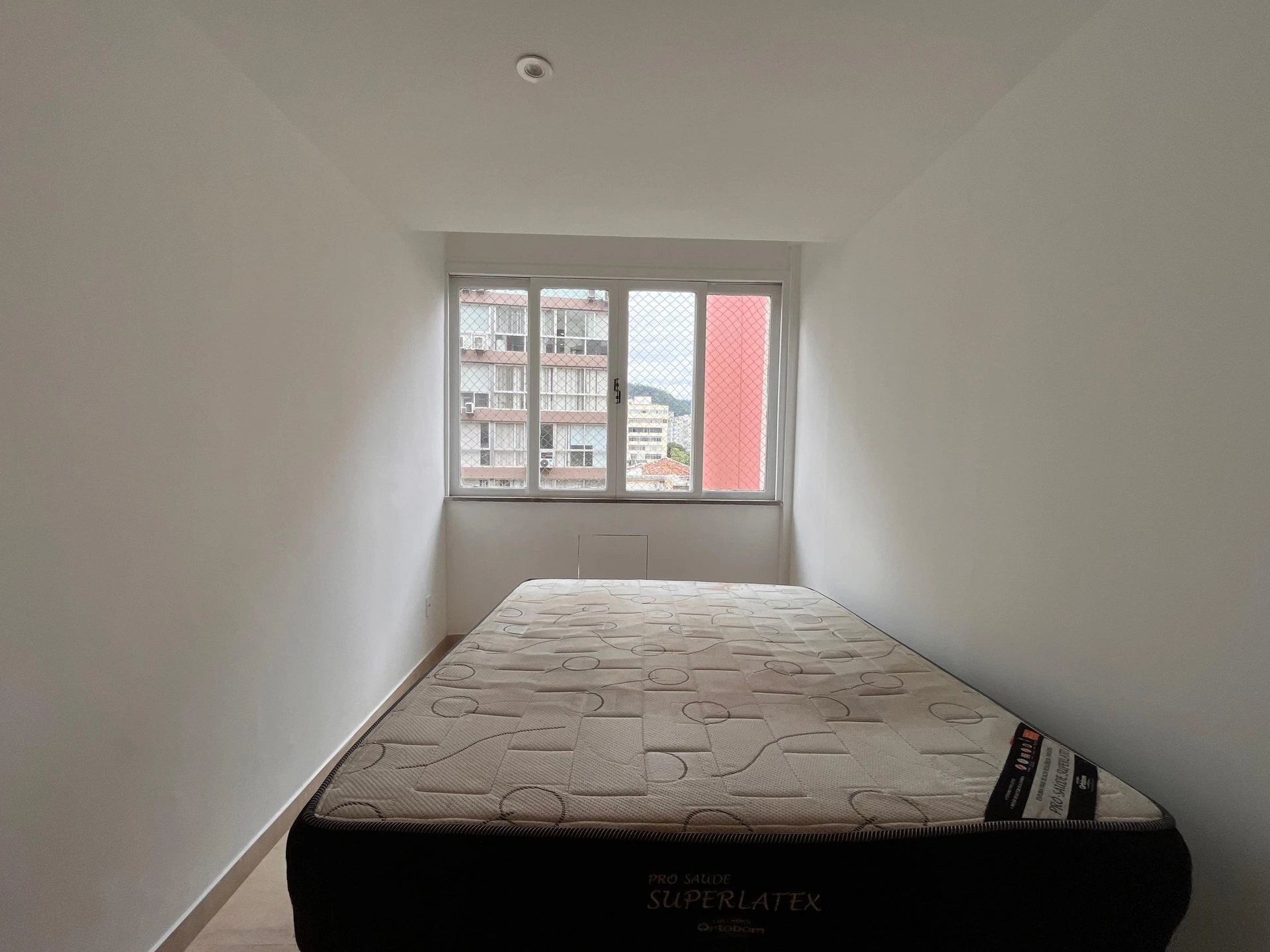 3-bedroom apartment with separate kitchen and electric stove — photo 17