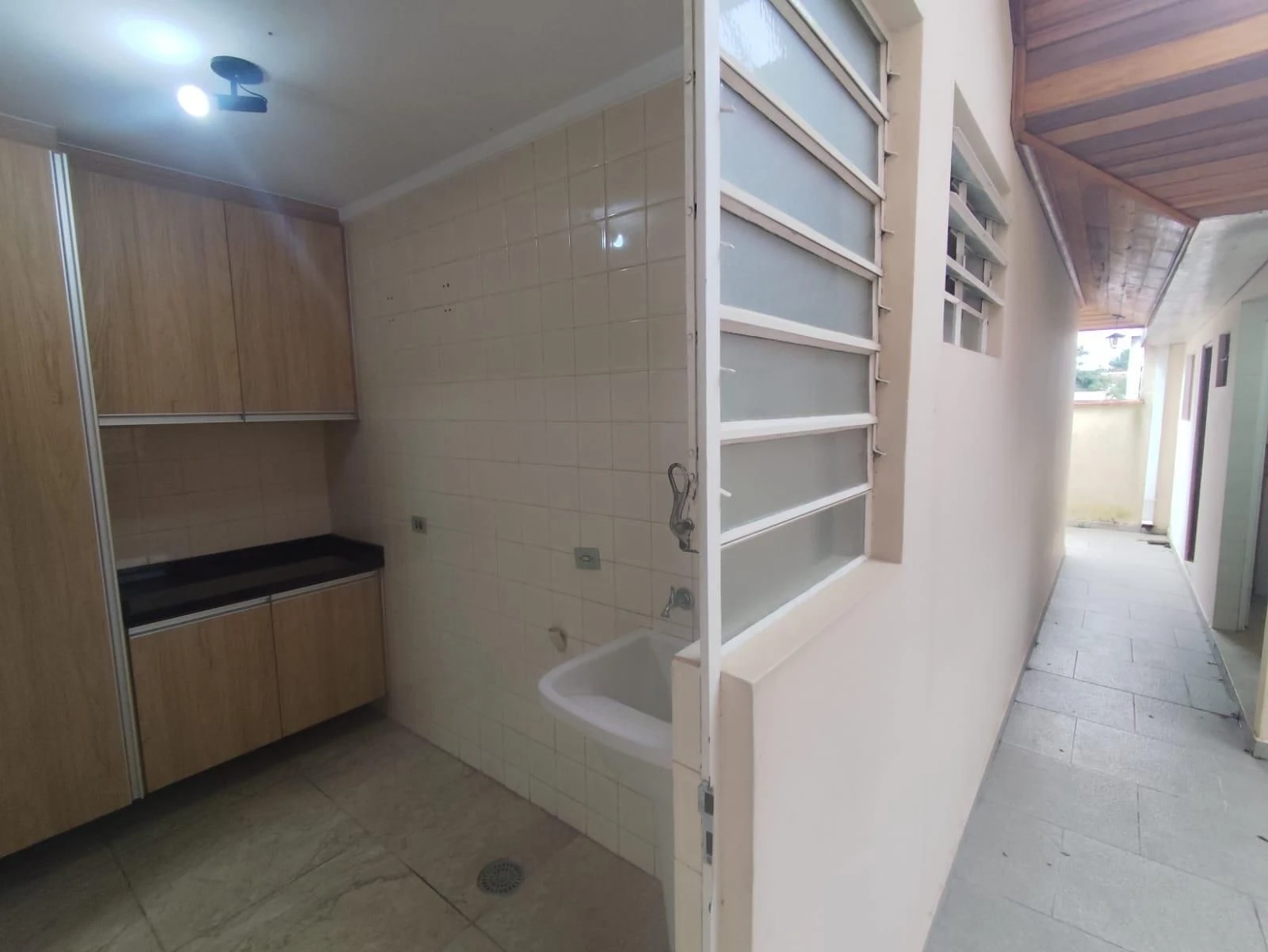 Casa, 90 m², com piso de madeira ou laminado — photo 22