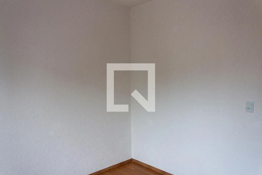 Apartamento de 2 quartos com piso de madeira ou laminado — photo 42