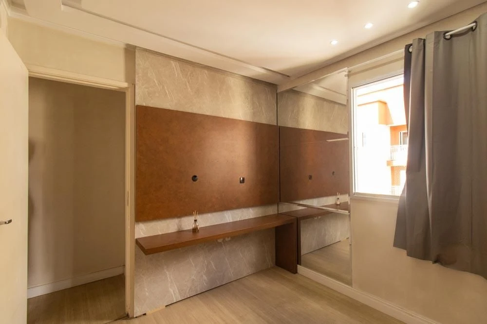 2-bedroom apartment in a building with a gym — photo 3