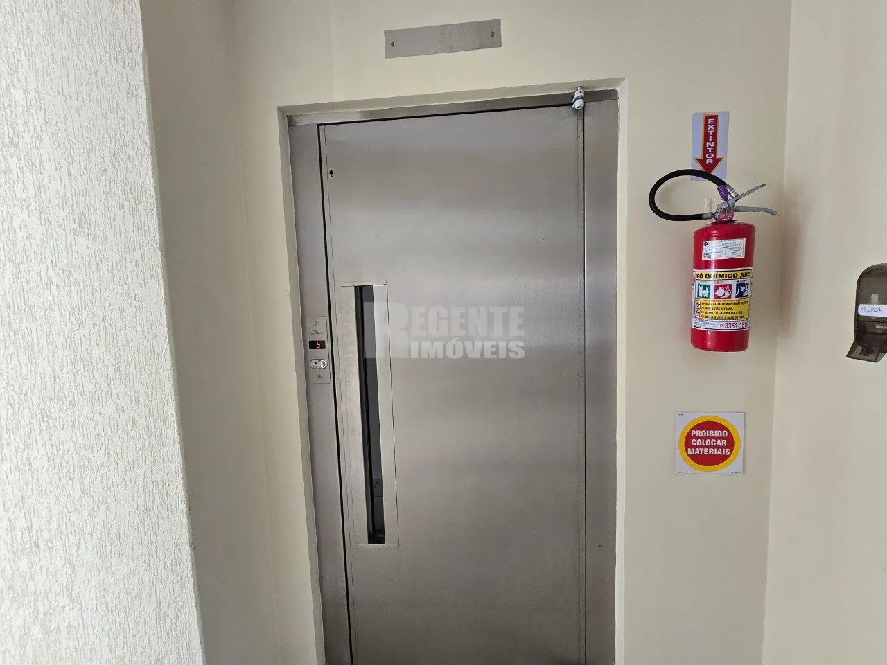 Apartamento de 2 dormitorios de 85 m² con barbacoa — photo 22
