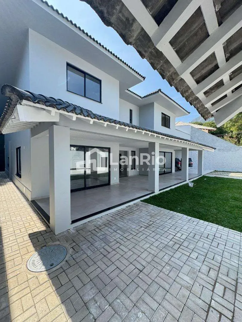 Casa com 4 quartos e 5 banheiros, 4 vagas e varanda — photo 22
