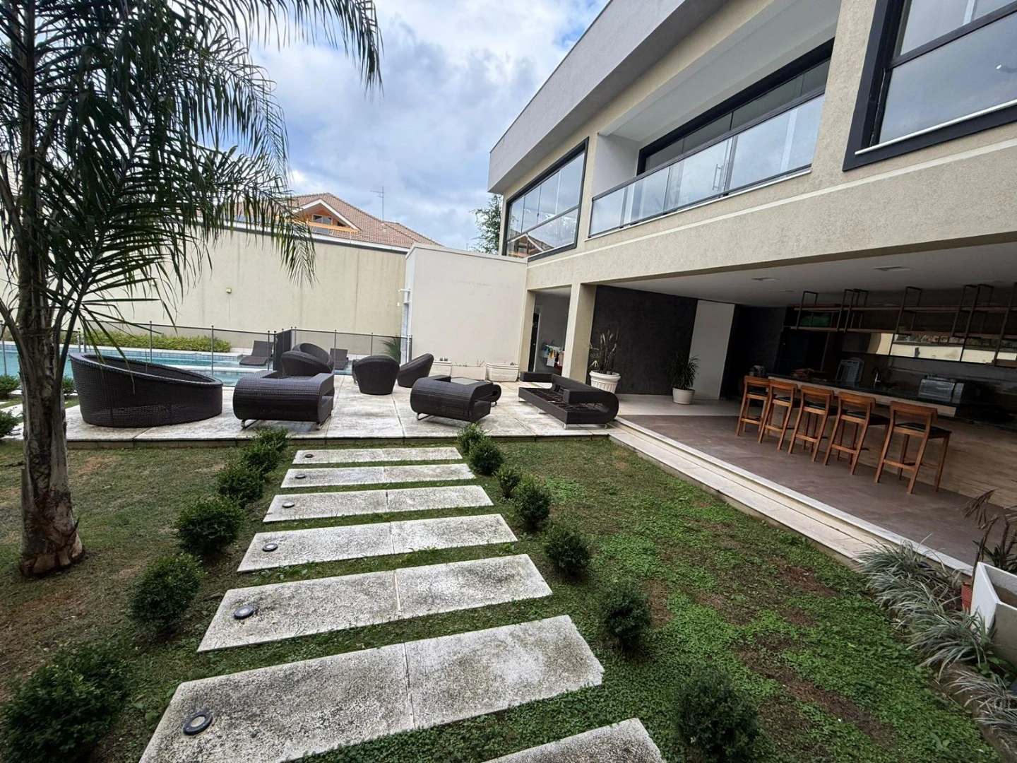 Furnished house with 5 en-suite bedrooms and 600 m² — photo 10