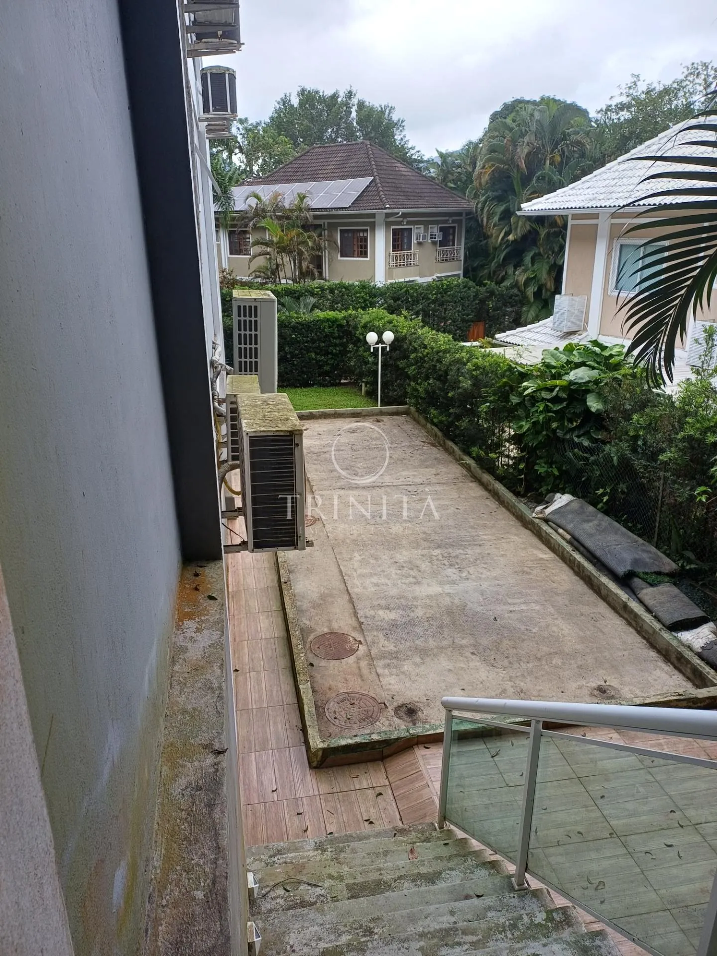 House, 490 m², with a grill on the balcony — photo 26