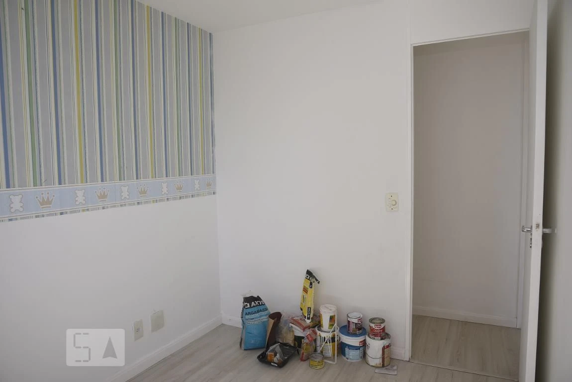 Wood or laminate floors in a 2-bedroom apartment, 48 m² — photo 8