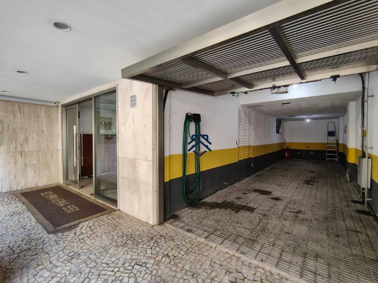 Private BBQ in a 4-bedroom apartment, 193 m² — photo 27