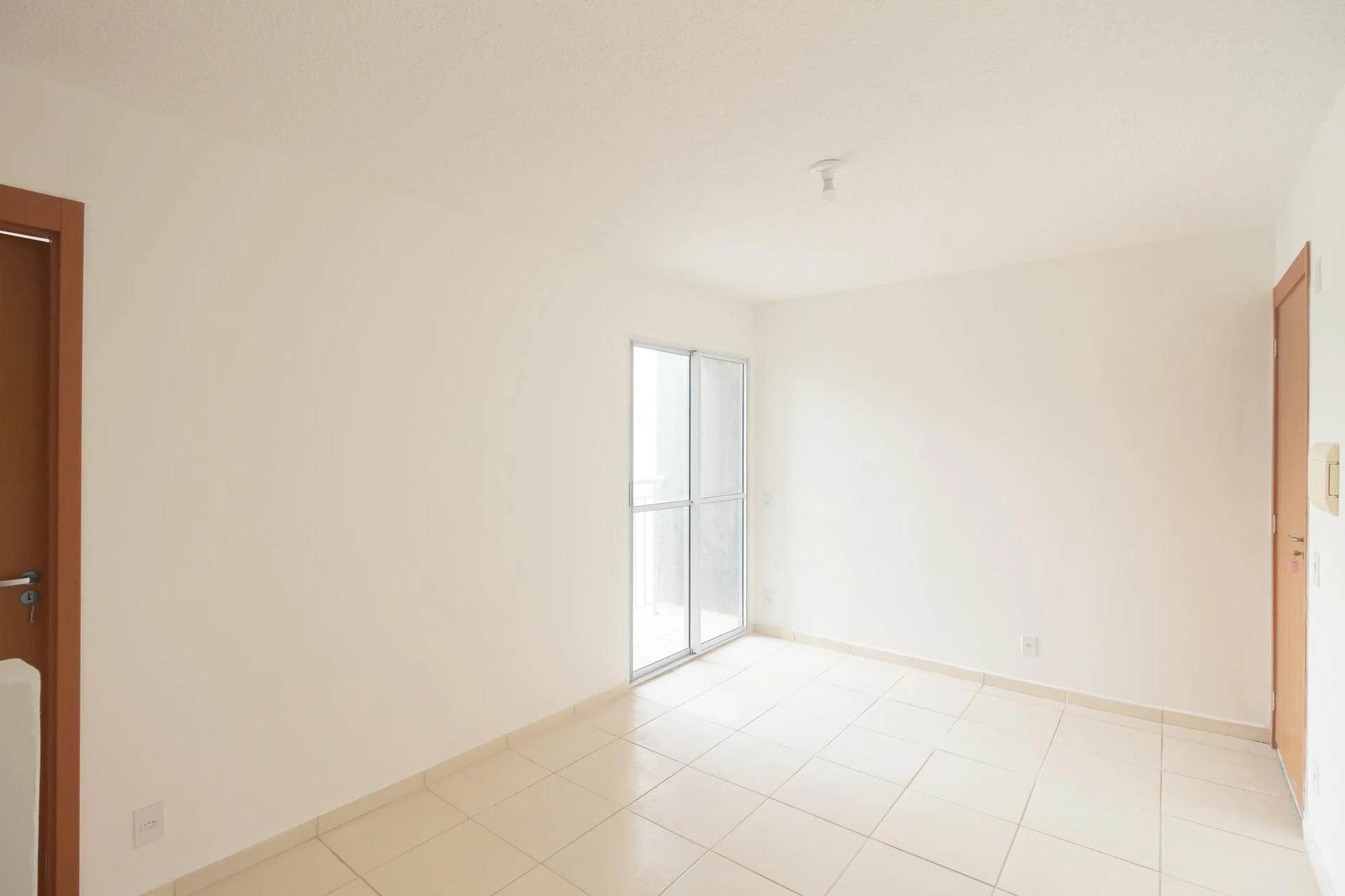 2-bedroom apartment with balcony and shared pool — photo 7