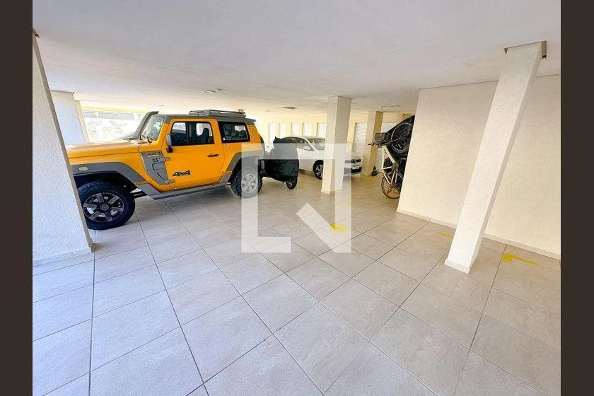 Balcony with a grill in a 2-bedroom apartment, 92 m² — photo 46