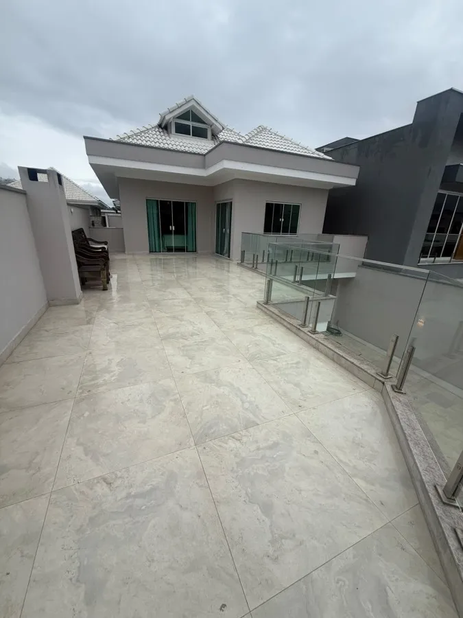 Furnished house with 5 bedrooms and 400 m² — photo 3