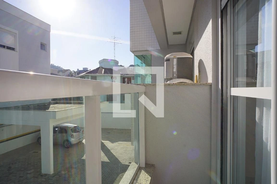 Glass-enclosed balcony in a 2-bedroom apartment, 78 m² — photo 23