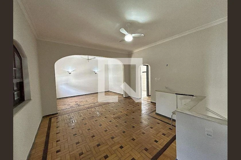 Деревянный пол или ламинат и 2 спальни: дом 80 м² — photo 26