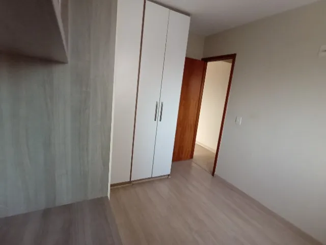 Unfurnished 2-bedroom apartment with open-plan gas kitchen — photo 12
