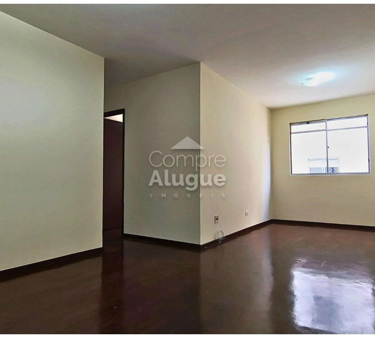 59 m² apartment with a walk-in closet and a home office — photo 8
