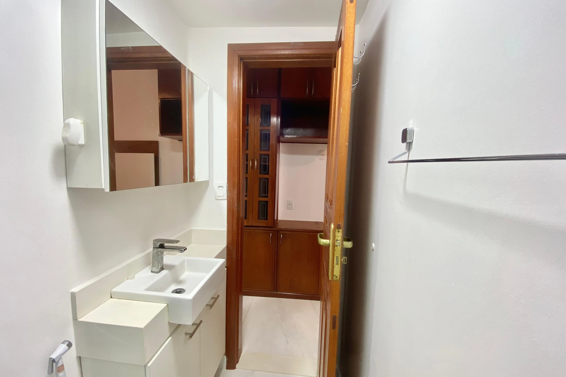 Квартира з 1 спальнею та 1 ванною без паркування — photo 19