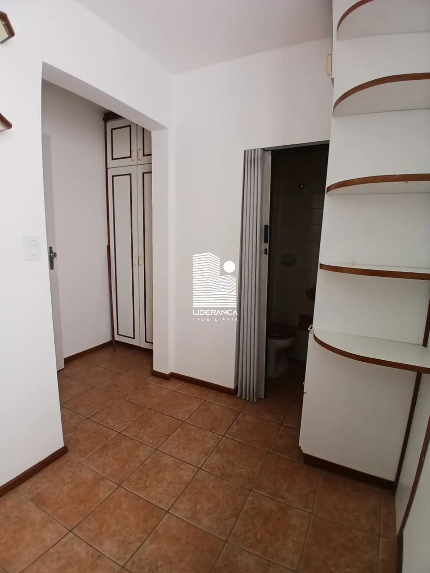 Apartamento de 3 dormitórios com cozinha a gás, 154 m² — photo 25