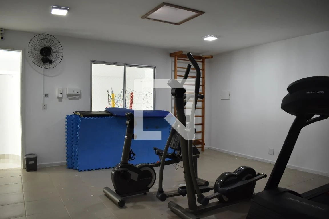 2-bedroom apartment in a building with a gym — photo 26