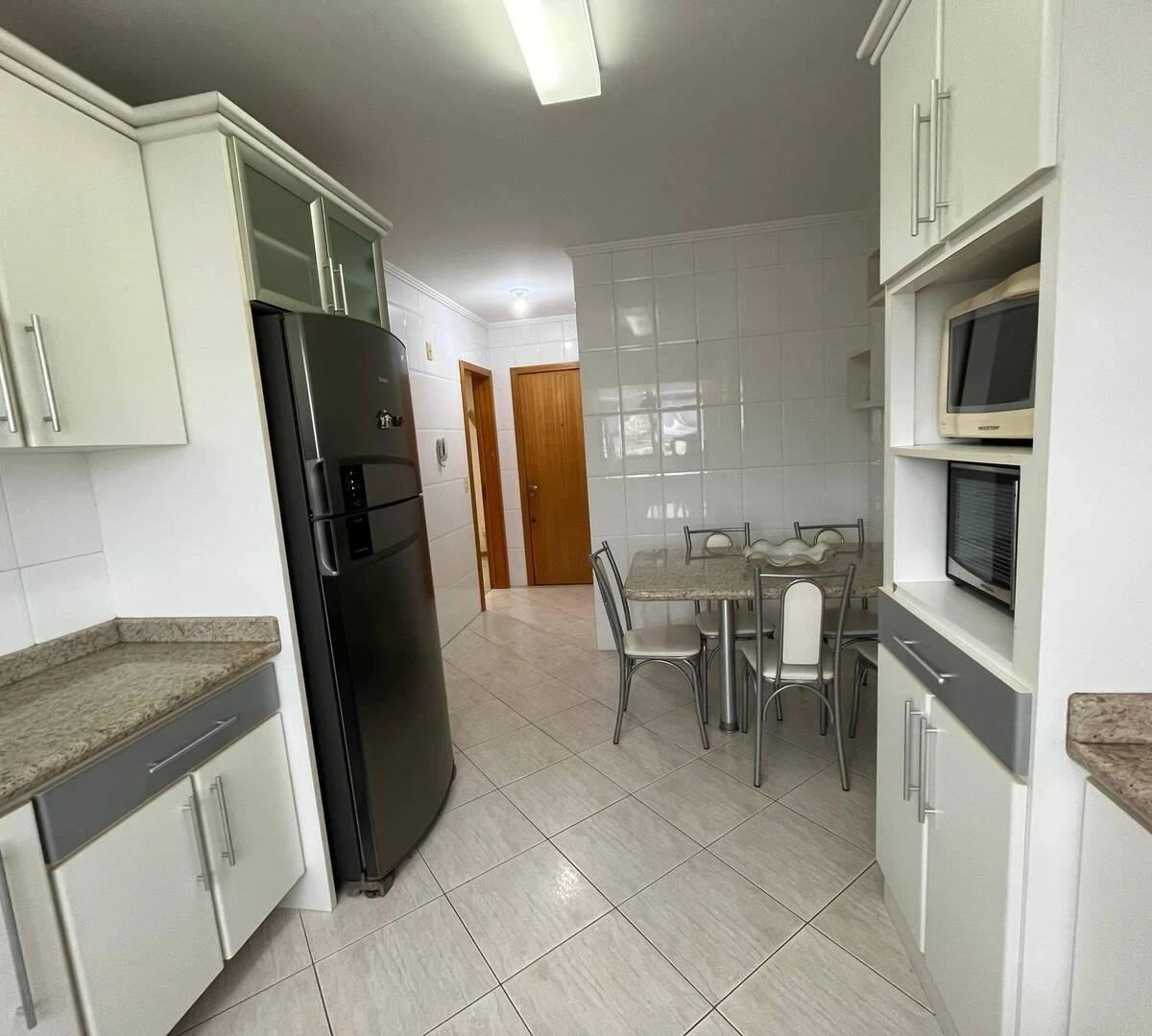 Water view in a 4-bedroom apartment, 138 m² — photo 2