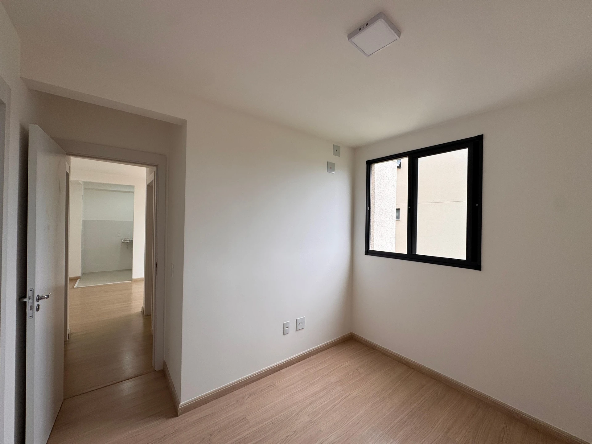 Apartamento sem mobília com 2 quartos e varanda — photo 22