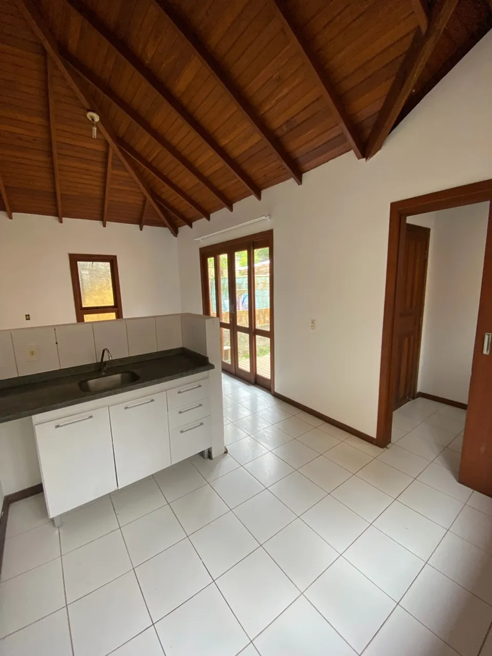 2-bedroom, 100 m² house in Florianópolis — photo 2