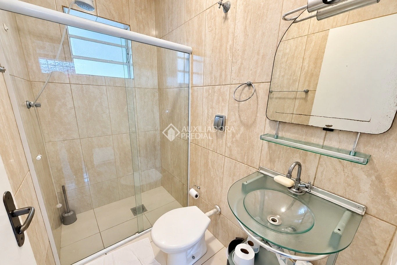 2-bedroom house with a washing machine in Florianópolis — photo 4