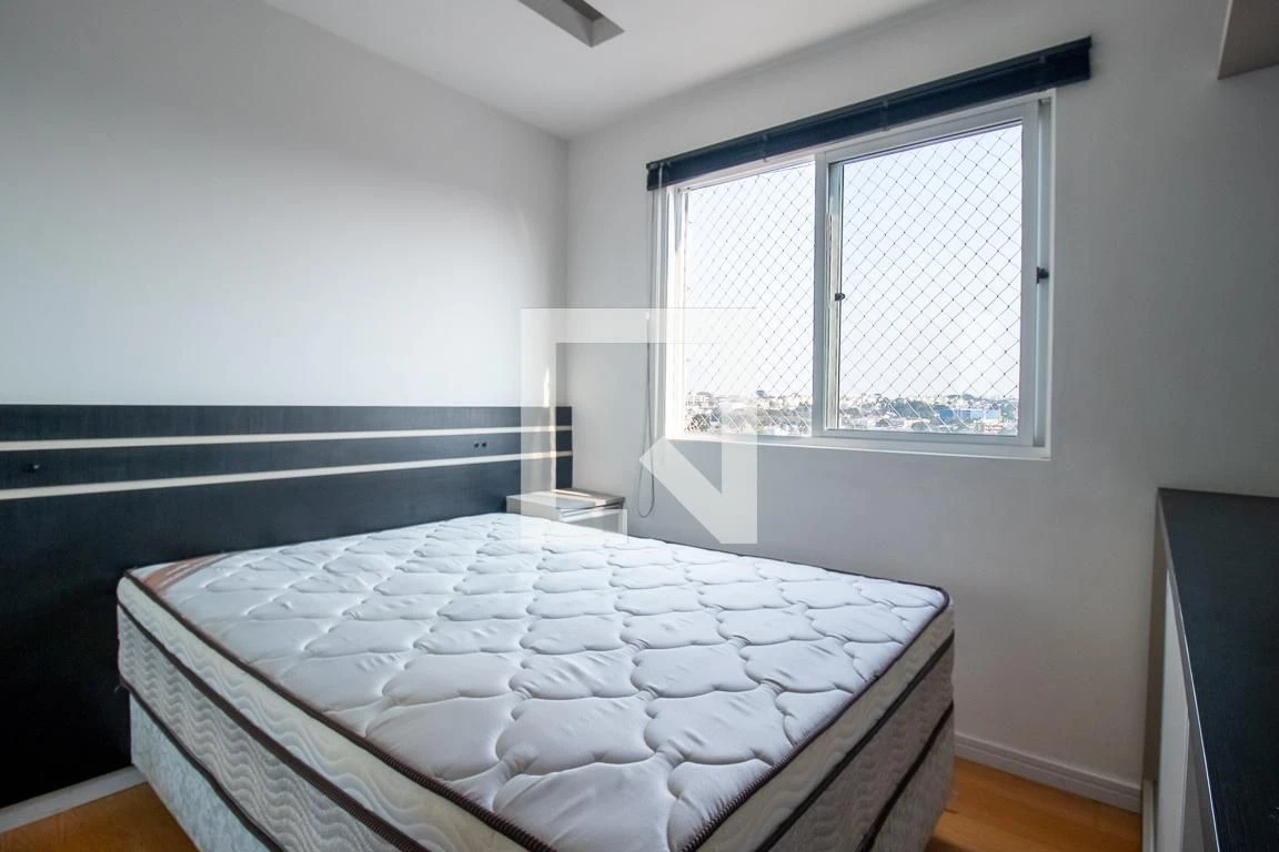 Balcony with a grill in a 2-bedroom apartment, 48 m² — photo 16