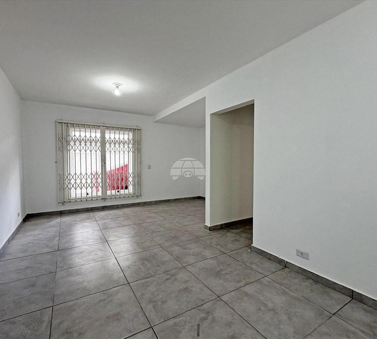 3-bedroom townhouse with a balcony BBQ grill