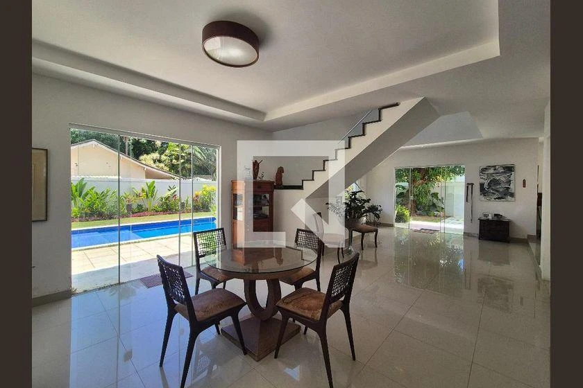 Furnished house with 3 en-suite bedrooms and shared BBQ — photo 23