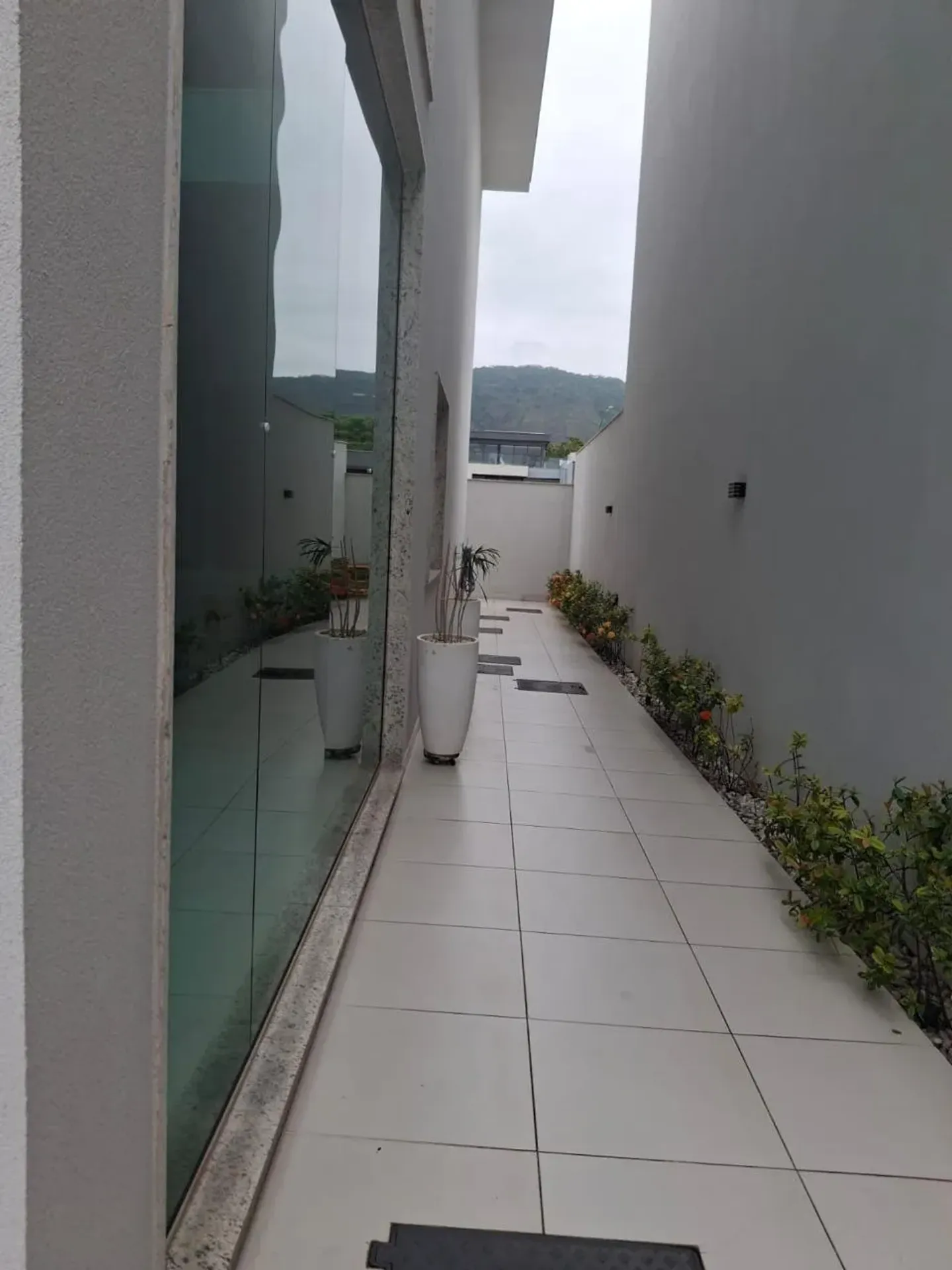 Furnished house with 4 suites and 5 bathrooms, 434 m² — photo 12