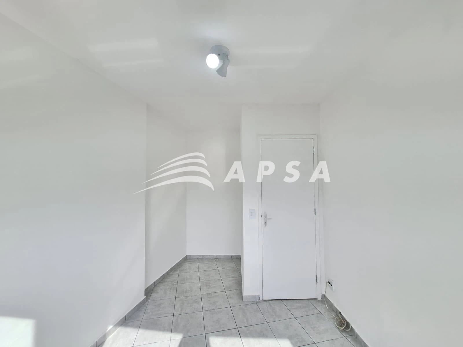 Apartamento de 1 quarto com janelas do piso ao teto — photo 10