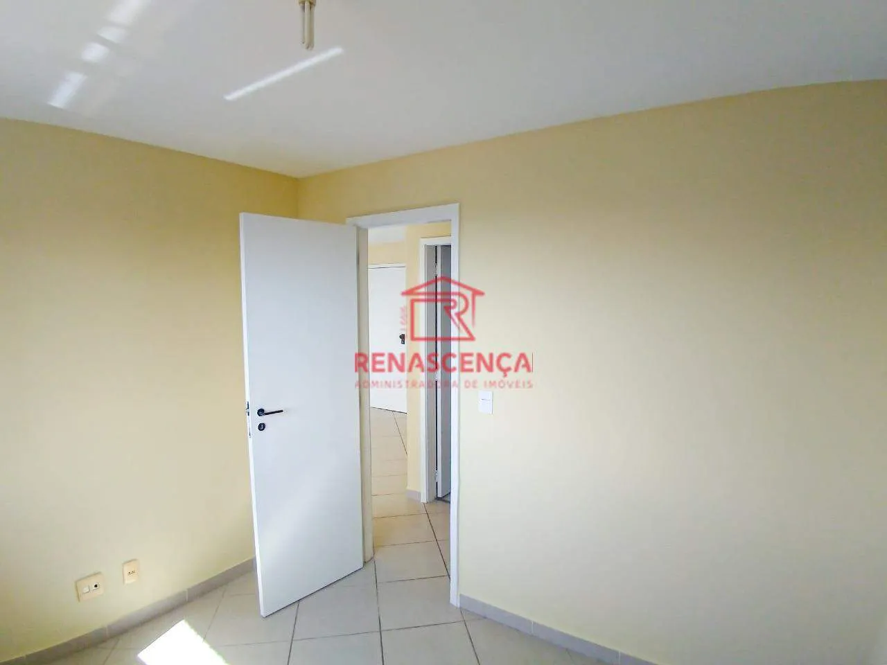 Apartamento com 2 quartos e varanda com área de lavanderia — photo 18