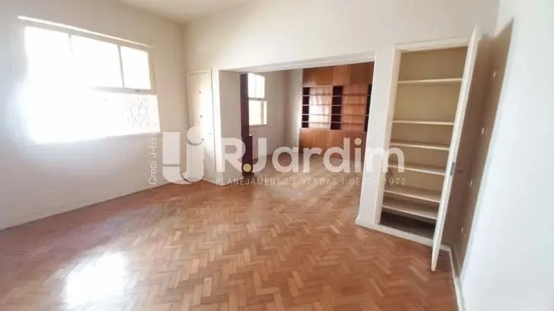 Casa para locação com 5 quartos e 401 m² e cozinha planejada — photo 15
