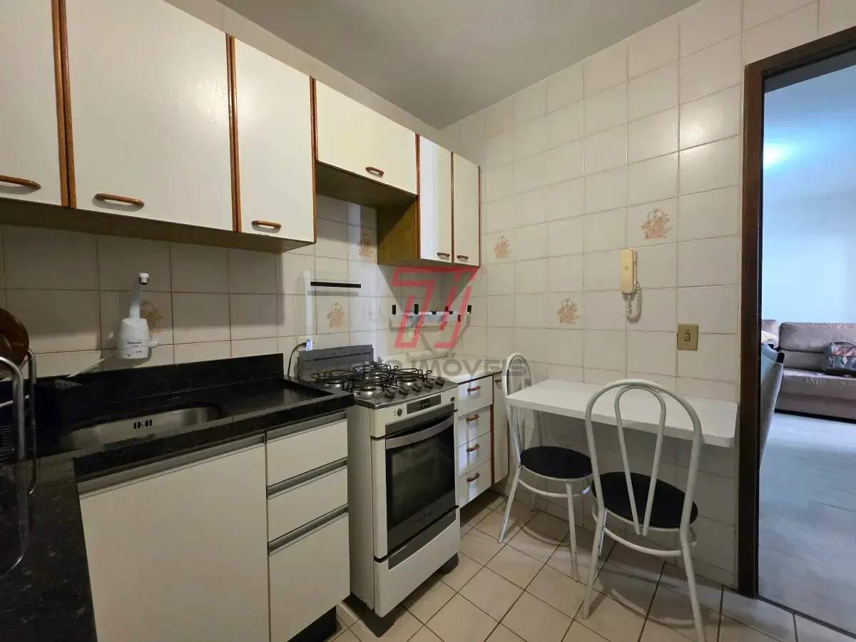 Apartamento amueblado con 2 dormitorios 1 baño y 48 m² — photo 13