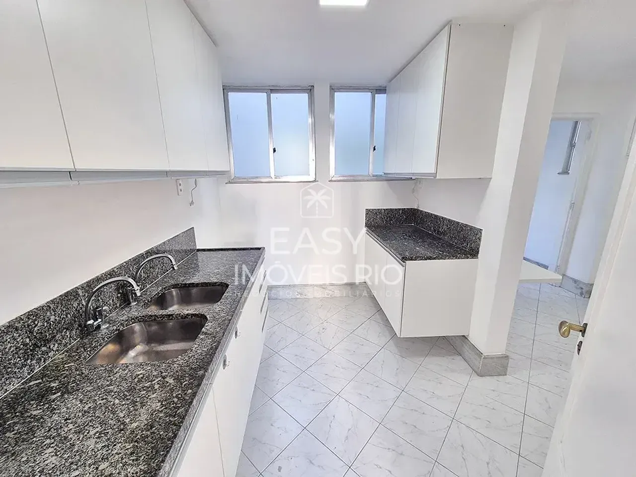 Apartamento sem mobília com 3 quartos e 4 banheiros — photo 9